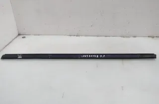 LAND ROVER Discovery 3 generation (2004-2009) Відлив вікна передніх правих дверей 35098409