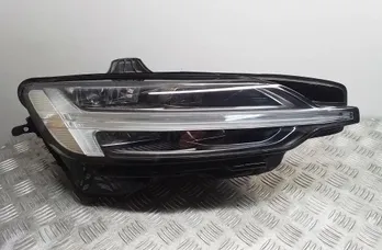 VOLVO V60 2 generation (2018-2023) Правий передній фар 34618918