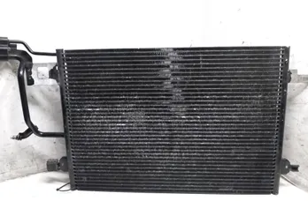 AUDI A4 B5/8D (1994-2001) Радиатор кондиционера 8D0260401G 27582923