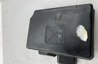 KIA Cee'd 1 generation (2007-2012) Кришка блоку запобіжників 9661645680 35049046