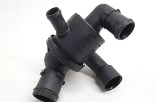 VOLKSWAGEN Tiguan 1 generation (2007-2017) Термостат 03L121111AE 31643667