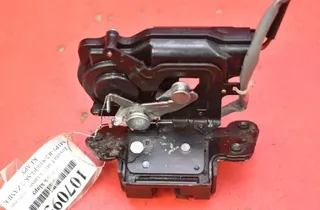 TOYOTA Corolla Verso 1 generation (2001-2009) Замок багажника 35108524