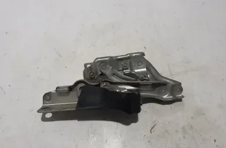 VOLVO S90 2 generation (2016-2023) Петля капота передняя левая 32219799 33484965