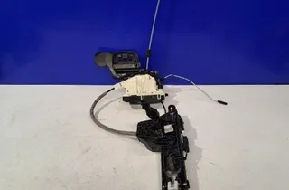 MERCEDES-BENZ A-Class W176 (2012-2018) Замок лівої передньої двері A1667200735,A2047602534 33337216