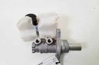 BMW X1 F48/F49 (2015-2023) Гальмівний циліндр 6868997 32571990