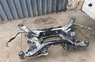 JAGUAR F-Pace 1 generation (2016-2024) Траверс задний J9C34A047AA 30922795