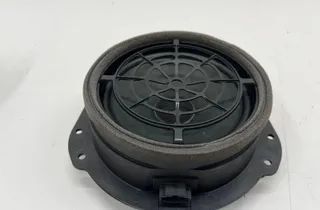 AUDI A4 B9/8W (2015-2024) Звуковий динамік задньої правої двері 8W5035411A 34986269