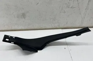 AUDI Обшивка заднього правого порога 4KE867768 35104054