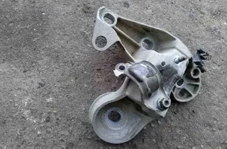 VOLKSWAGEN Passat B5 (1996-2005) Інші деталі підвіски 32530559