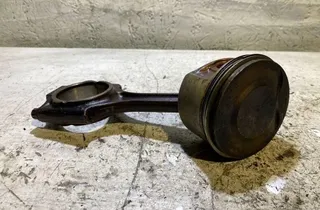 VOLVO XC70 2 generation (2000-2007) Поршень 35028661