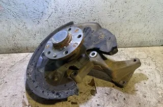 AUDI Q3 8U (2011-2020) Маточина заднього лівого колеса 35019736