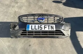 VOLVO V60 1 generation (2010-2020) Передній бампер 35043887