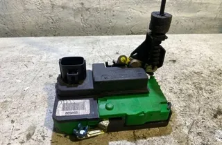 VOLVO XC90 1 generation (2002-2014) Замок правої передньої двері 8650551 35028019