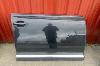 VOLKSWAGEN Touareg 1 generation (2002-2010) Права передня дверцята 35041324