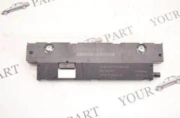 BMW 5 Series F10/F11 (2009-2017) Антенний підсилювач із кришкою багажника 9276016 33486437